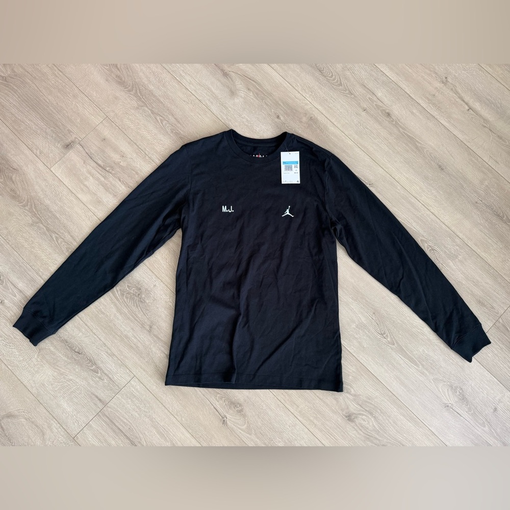 Air Jordan men’s long sleeve shirt NWT M